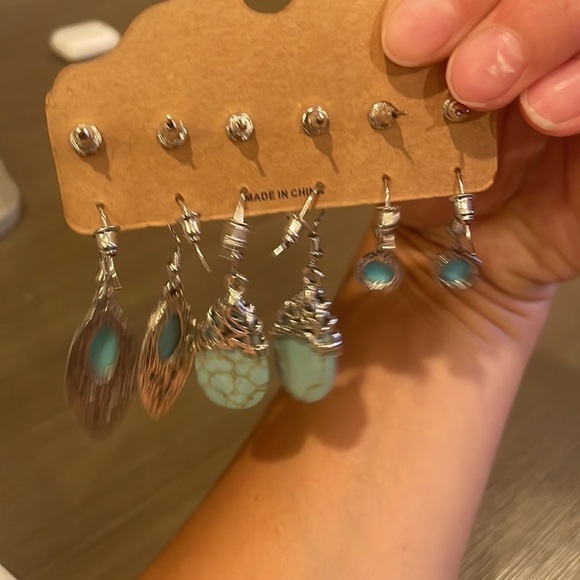 NWT womens Earrings set boho style - Picture 5 of 5